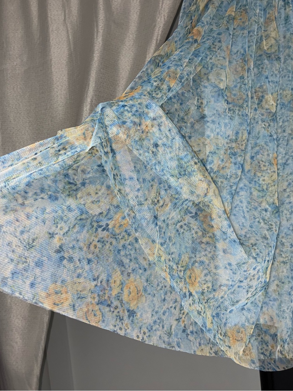 Altar’d State - Moya Floral Tulle Midi Skirt - Picture 4 of 8